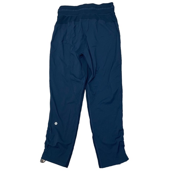 Lululemon Dance Studio Mid-Rise Crop 25" True Navy Size 4 - Picture 7 of 10